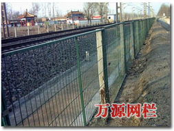 安平護欄筑屏障 萬源護欄網廠在交通隔離領域的專業實踐