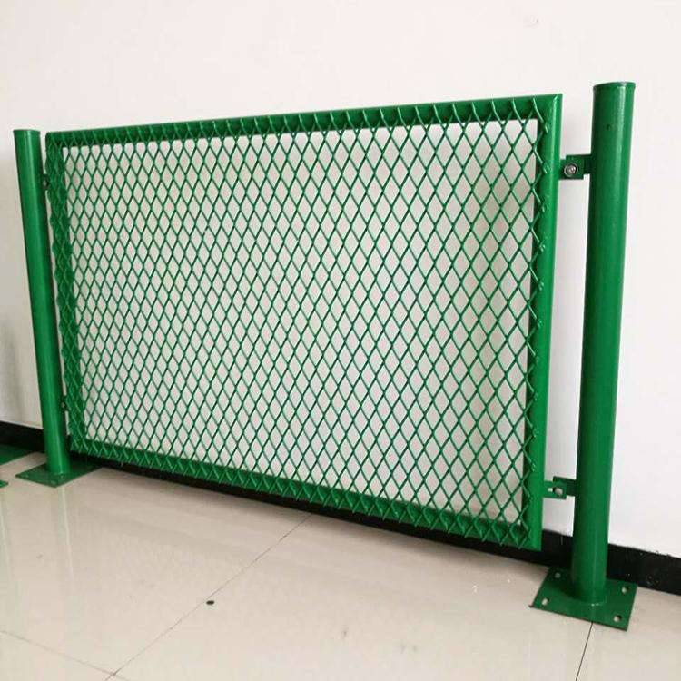 新野縣鐵路護欄網 守護安全，聯通未來——淺析框架護欄網與公路護欄網的應用